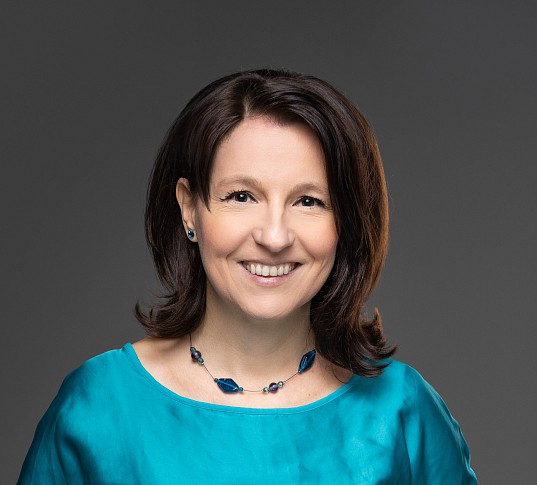 JUDr. Bc. Martina Šmuclerová, Ph.D., DEA